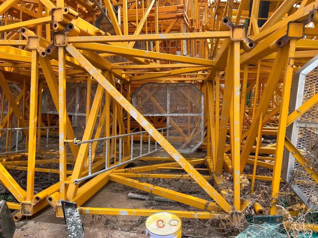 #起重機械設(shè)備 #塔機租賃 中聯(lián)新款5610標(biāo)準(zhǔn)節(jié),只用一次