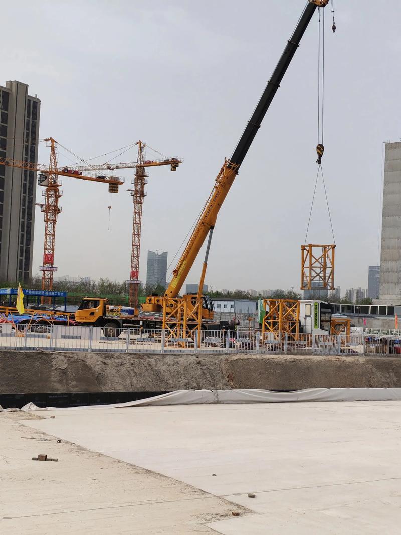 安康市恒信工程機械 安康恒信租賃,專業中大型塔機租賃,集塔吊